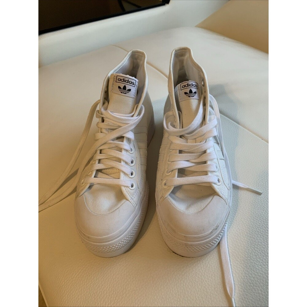 IOB Adidas Nizza Platform Women Size 10  White Canvas #FY2782